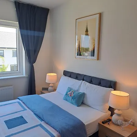 Cozy Bedroom In Lucan, *