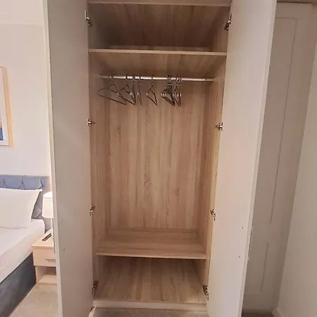 Cozy Bedroom In Lucan,