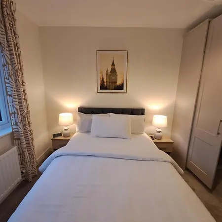 Cozy Bedroom In Lucan, *