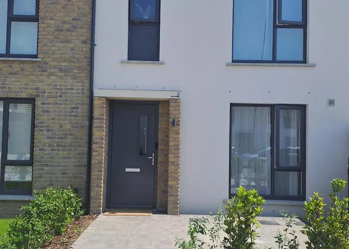 Cozy Bedroom In Lucan, Dublin