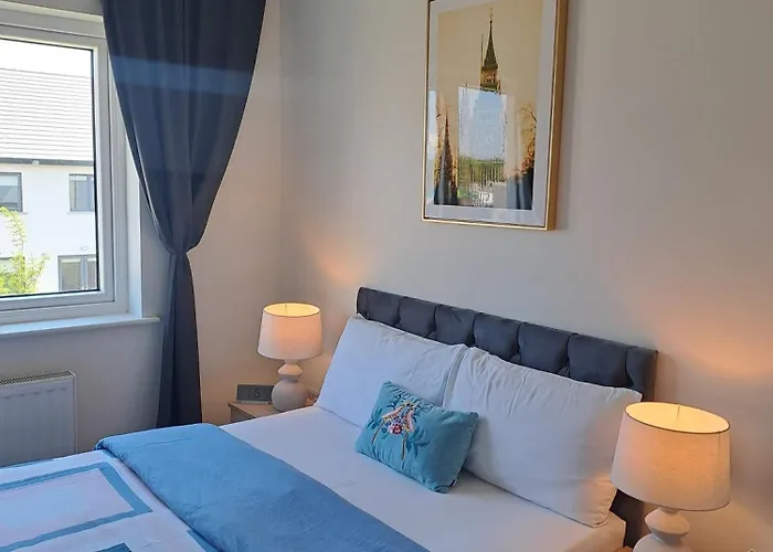 Cozy Bedroom In Lucan, *